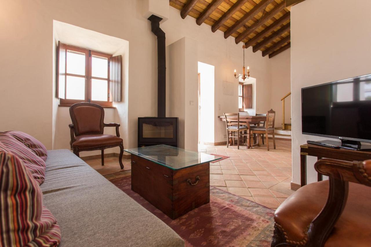 Casas Da Capela Do Monte, Country *